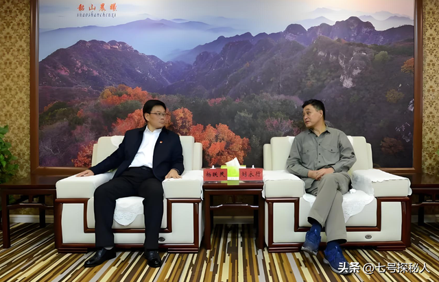 生了4个儿子，因太穷送走两个，谁知四个儿子最后都成了亿万富翁