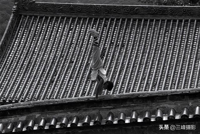 外国人凭借这组少林寺的照片，获得了世界摄影比赛一等奖