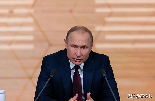 美制裁大棒高举，普京被迫深夜召见全体寡头，俄央行行长有苦难言