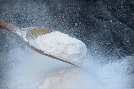 买面粉，看到袋上有4个数字，甭管什么牌子，都是好面粉，放心买图片