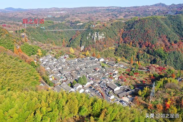 原滋原味的古村落，石墙瓦房筲箕斗，只有老人和狗