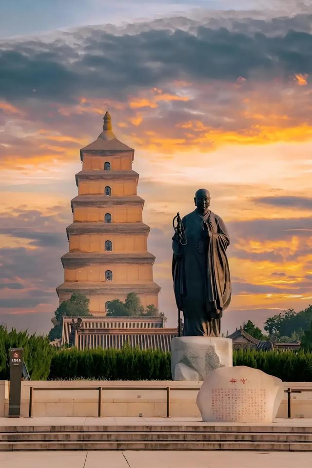 黄企生 随笔:三秦大地见闻之七——大雁塔:千年古塔的时空对话