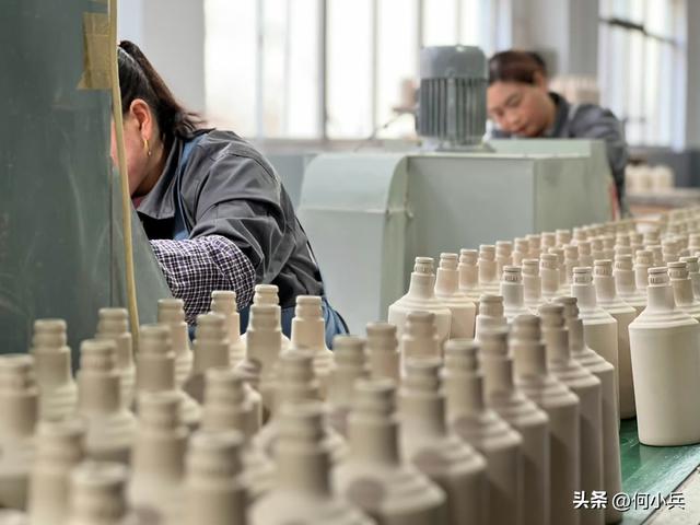 AI“验”陶瓶：宜兴这家企业让茅台酒瓶藏着“宜兴智慧”