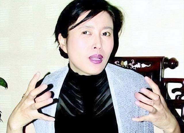 善恶有报！“风流成性”的代价，在65岁丁嘉丽身上体现得淋漓尽致