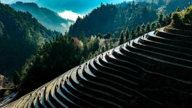 龙胜：“水镜梯田”唤醒冬韵 下埠屯书写旅游新篇