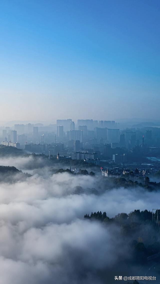 【图说·简阳】空港简阳：拂晓雾漫 绝美如画