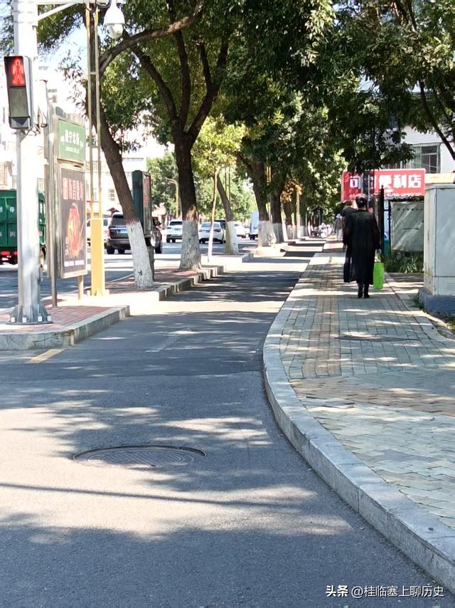 威观宁夏：银川“满城尽是戴头盔”，那路什么时候还回来？