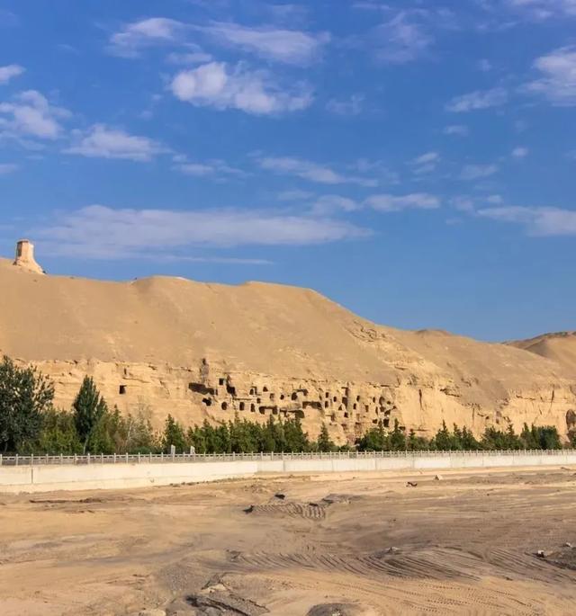 青甘大环线:串起西北大地的翡翠项链