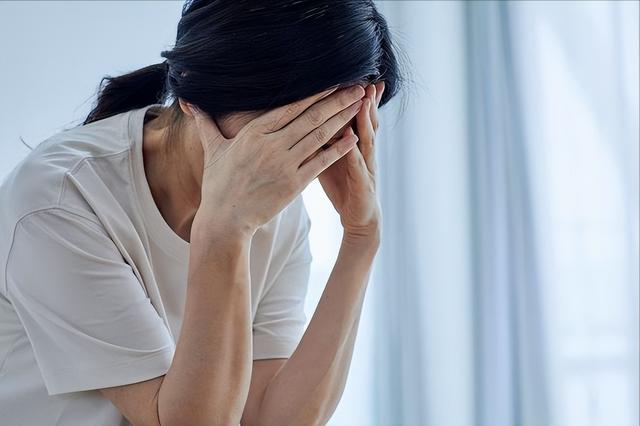 石榴再次成为焦点！调查表明：更年期女性多吃石榴，或有5大好处