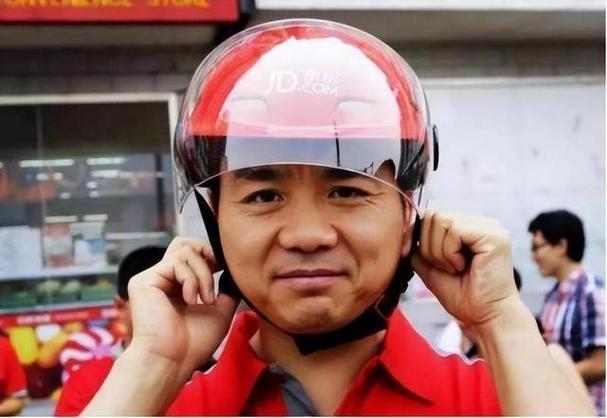 刘强东：京东去年赚了1万多亿，利润才400多亿，给员工发1000多亿