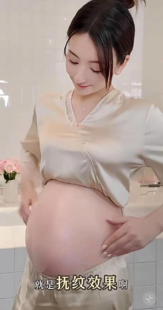 郭富城妻子现身月子中心，身后跟6个人，走路大摇大摆看着好神气