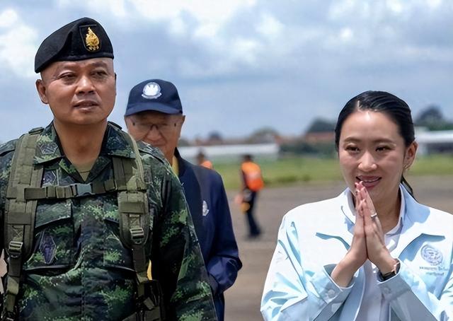这一仗彻底把泰国打醒，卡了中国四年的军购，佩通坦内阁终于点头