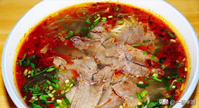 自驾营地：山东菏泽市免费床车房车自驾露营地停车场主要景点美食