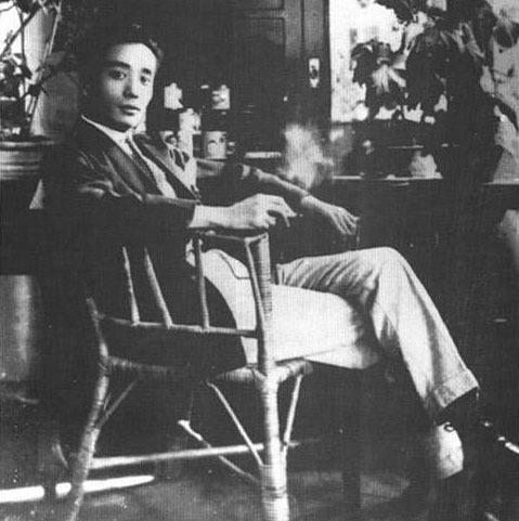 吴石的人格魅力	，使《沉默的荣耀》热度不减，有极强的现实意义