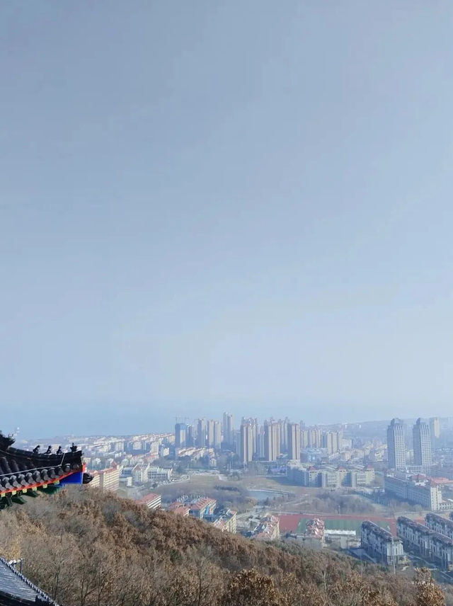 烟台人心中的“吉祥山”，山顶的凤凰阁开放了