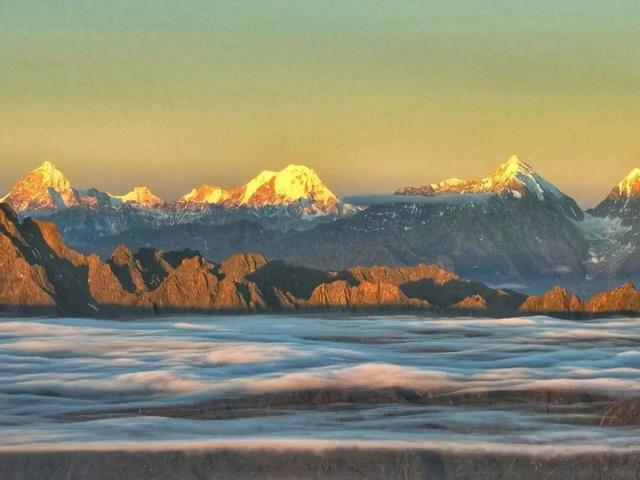 喇叭河五彩斑斓的秋天，就这样闯闯闯入视野！