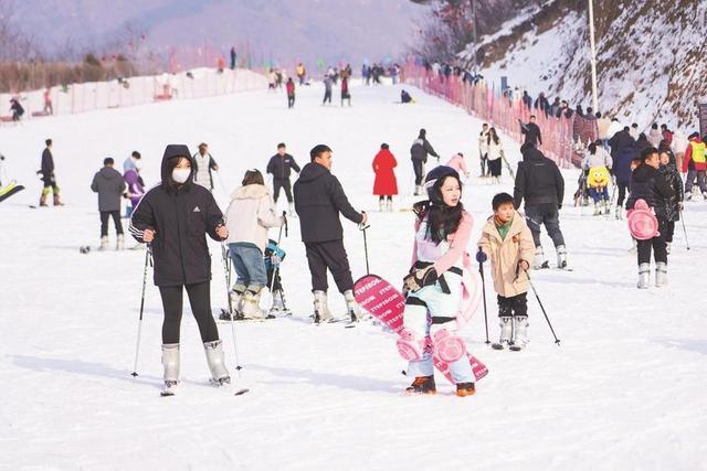 二〇二六红色生态旅游区“冬游武安过大年”旅游文化季启幕——骏驰迎新 武安相见