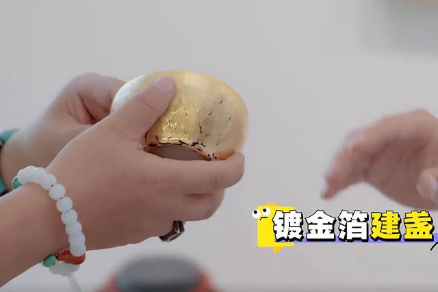 于谦自曝到了花钱的年纪，住600平豪宅、养2300的鱼，4人吃八个菜
