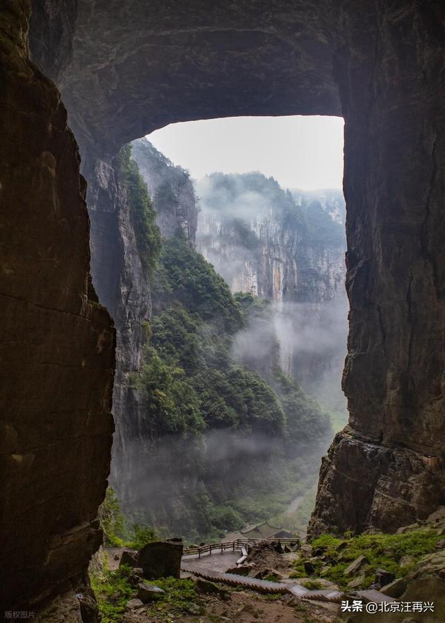 如此风光，拍《满城尽带黄金甲》，难怪张艺谋要选择武隆天生三桥