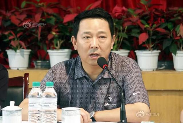 30万买女明星初夜，一顿饭花百万，地下皇刘汉才是真正的“狂飙”