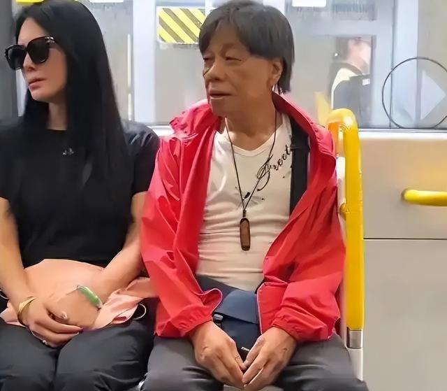 梁小龙去世细节曝光！坚持7小时等亲人赶到，小20岁妻子有苦难言