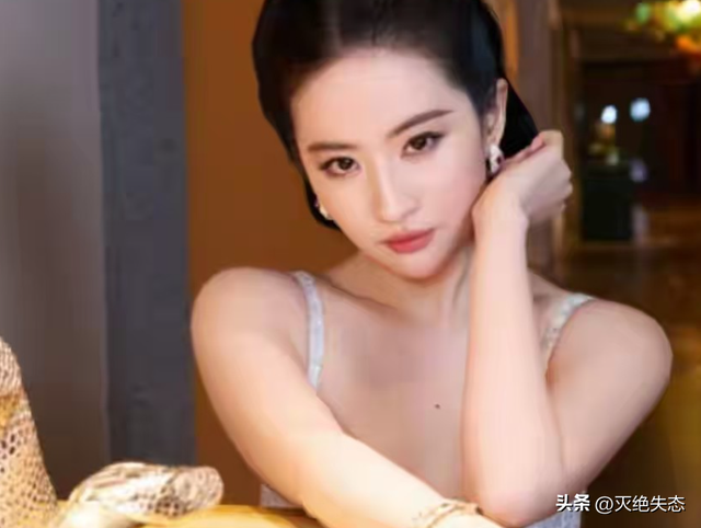 "指桑骂槐"！人民日报点赞辛芷蕾获奖感言，句句不提却字字提醒她
