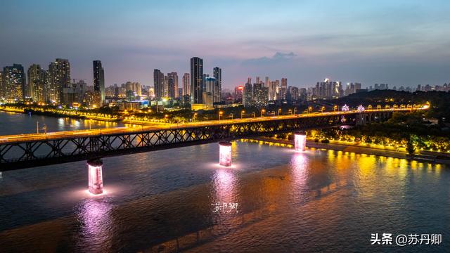 从工业城市到旅游胜地，武汉看似被强制变身，实际是顺天应人