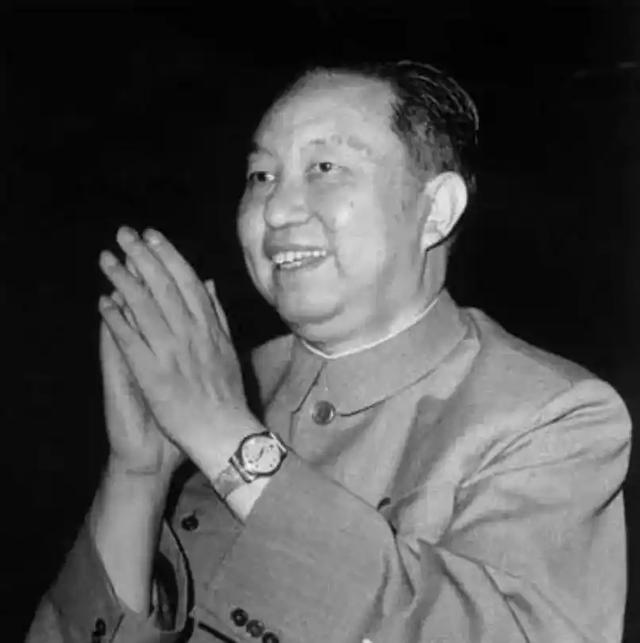 许世友当面怒问李德生：你有啥可骄傲的？李德生：等你这把火烧完