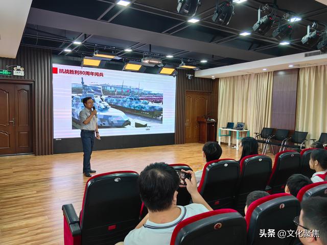 青年科学家天团开讲 带学子“穿越”星辰大海