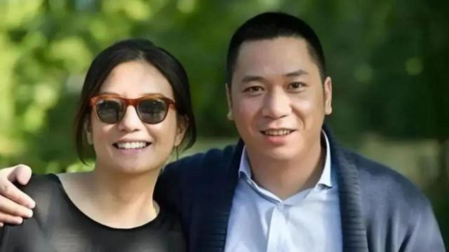 拔出萝卜带出泥！49岁赵薇近况被曝，原来圈内封杀只是冰山一角