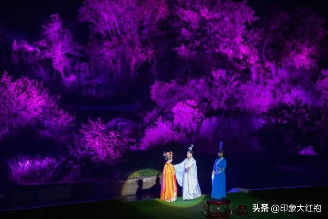 张艺谋在武夷山种了棵“浪漫树”——印象大红袍的浪漫永不打烊！