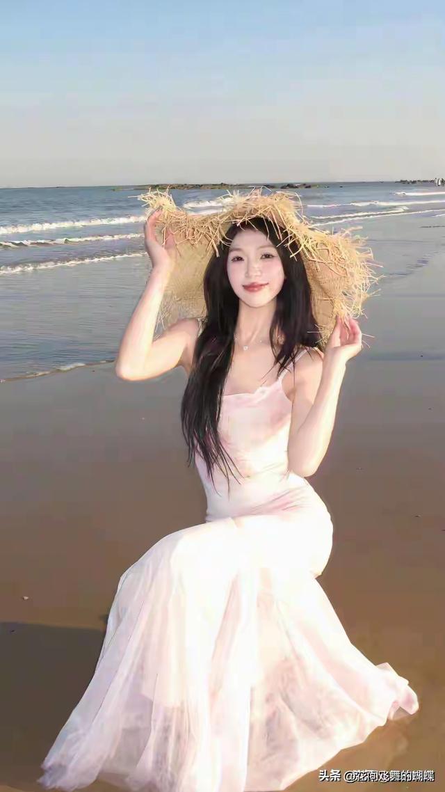 河南郑州一校花好漂亮， 身高168cm体重46kg ，美的让人移不开眼