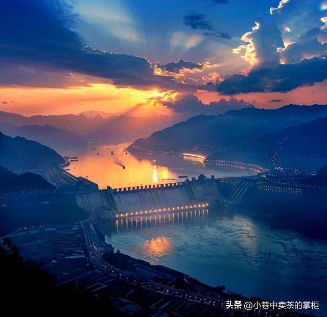 三峡大坝“账本”曝光：运行了20余年，2500亿投入如今回本了吗？