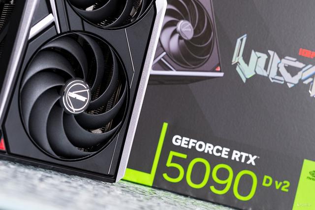 iGame RTX 5090 D v2火神显卡评测：凌厉方正硬汉！性能依旧能打！