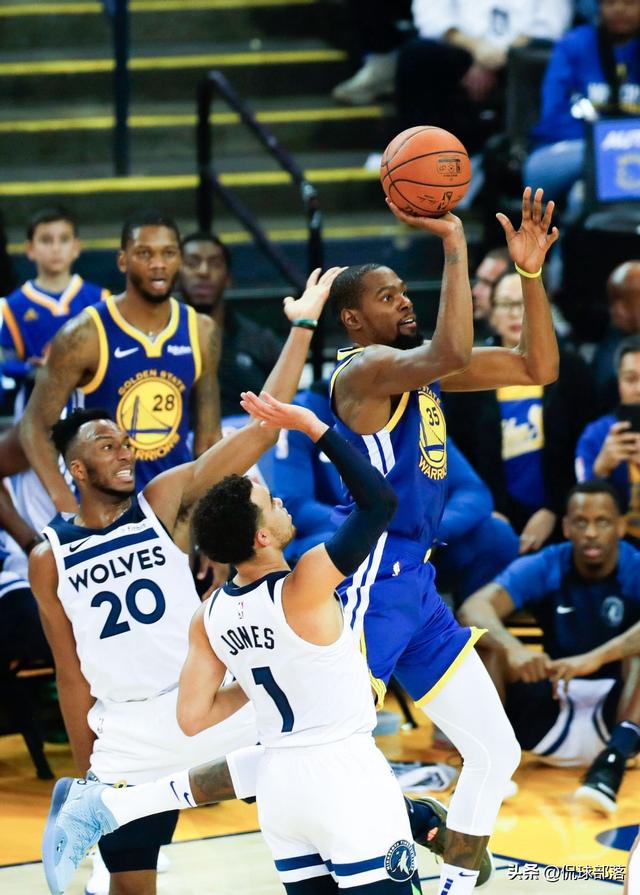 NBA西部半决赛：99:88勇士险胜，库里伤退，3人表现太差，3人满分