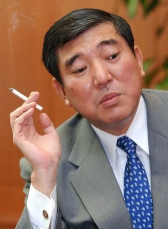 日本投降80周年当天，日本首相石破茂突然改口：不会再坚持留任