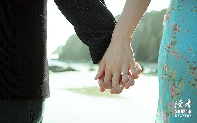 结婚10多年妻子意外发现：自己年入200万的丈夫，竟然是父母当年介绍，自己死活不要的相亲对象！