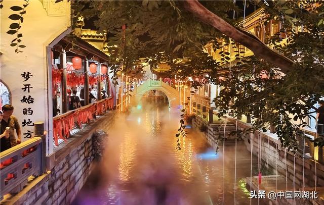 湖北云梦祥云湾：光影里的夏夜狂欢