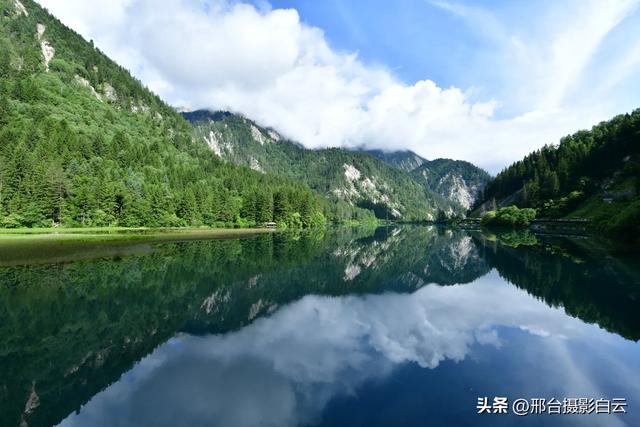 九寨沟:梦幻海子,人间绝色(图)