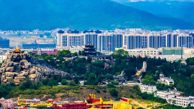 中国“退步”最快的城市，曾和上海、重庆齐名，如今沦为三线城市