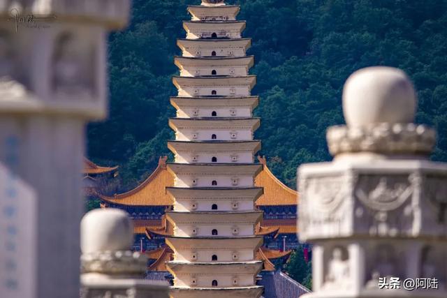 你知道吗?丽江有条1.2公里长的网红路,风景绝美游客却很少