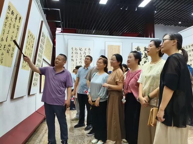 问小白-何应辉书法工作室在绵阳以书法“溯源问道”(8)