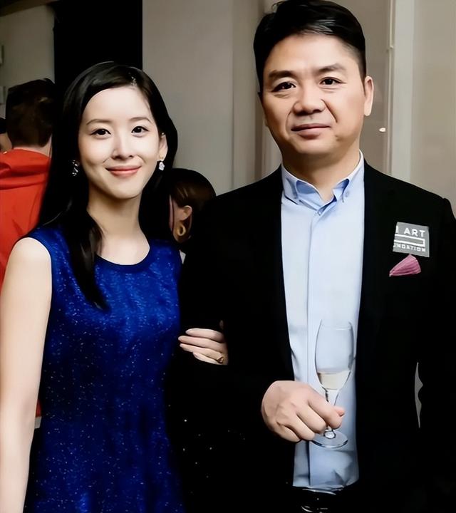 官媒发文，揭开31岁章泽天真实处境，刘强东真没看走眼