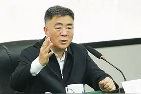 朱虹：《课文背后的红色故事》图片