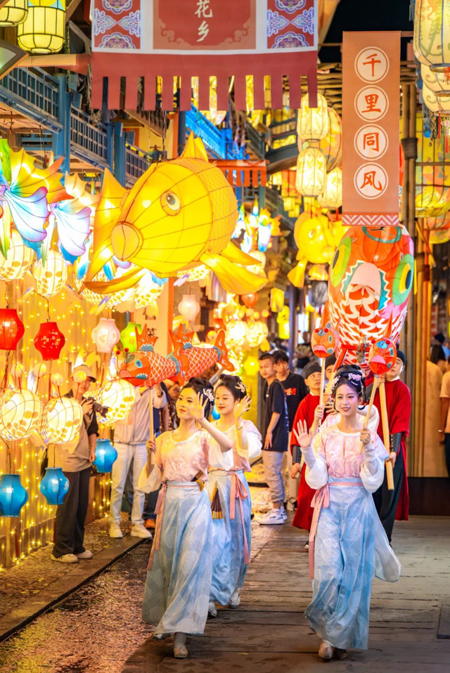 越夜越精彩！木兰不夜城入选湖北十大夜游目的地