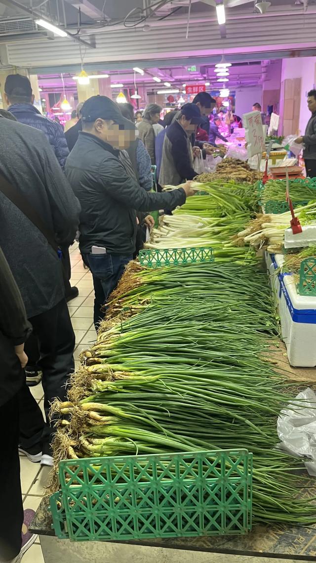 轨道直达的赶场地!地方超大,东西多,买菜这些超方便