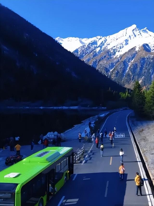 立即出发 | 直奔达古冰川，解锁第一份冬游攻略！