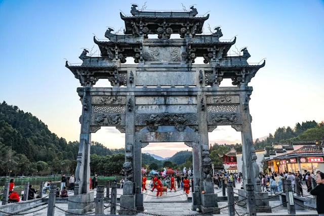 从楹联到祠堂……读懂西递这座千年古村 | 皖美冬日 | 第十五届安徽国际文化旅游节