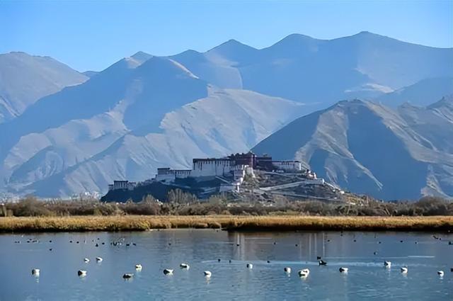 印度为何总想霸占西藏？西藏如果丢了，中国人连喝水都要看人脸色