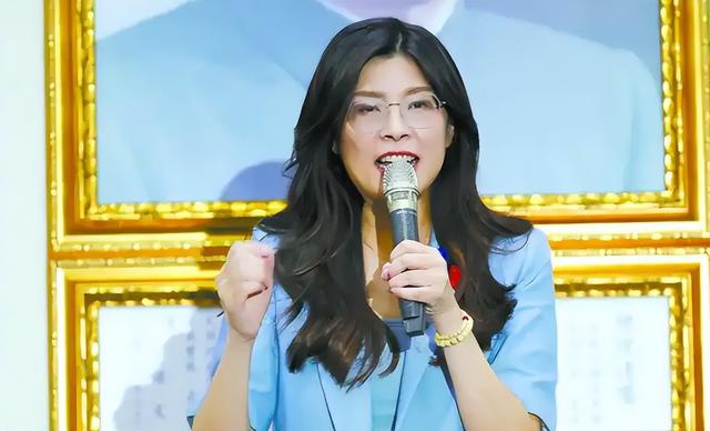 郑丽文先发出邀请	，国台办明确回应，关键时刻解放军轰6K抵台周边